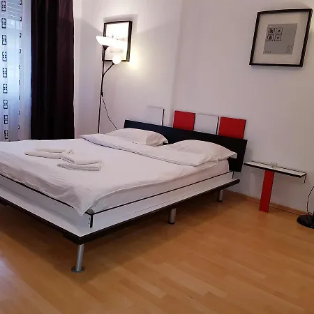 Modern Studio Old Town