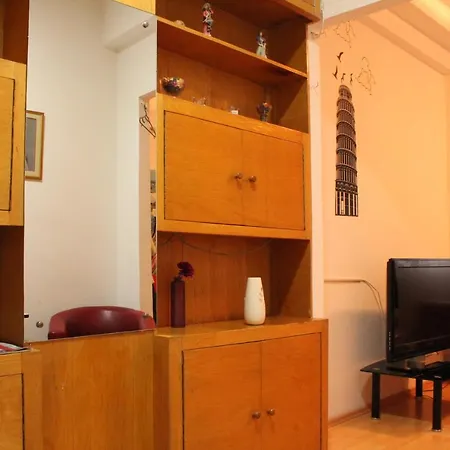 Modern Studio Old Town *